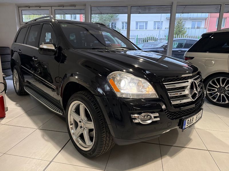 Mercedes-Benz GL (2009) 550 4MATIC - fotka 3 z 34