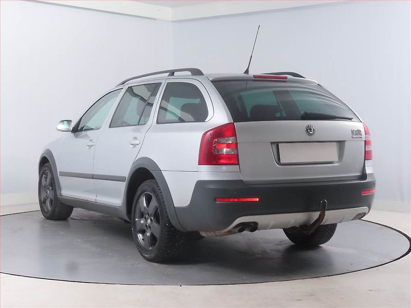 Škoda Octavia (2008) Scout 2.0 TDI, 4X4, Tempomat - fotka 4 z 16