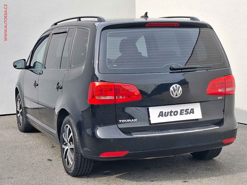 Volkswagen Touran (2011) 1.2TSi, Trendline, navi - fotka 6 z 17