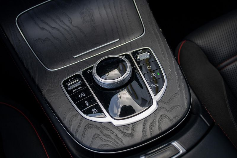 Mercedes-Benz Třídy E (2019) Mercedes-AMG 53 4MATIC+ A/T - fotka 44 z 50