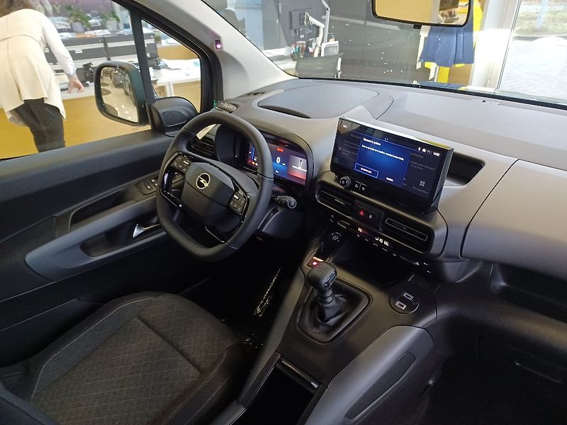 Opel Combo (2025) Elegance Plus 1,5 CDTi MT6 - fotka 10 z 27