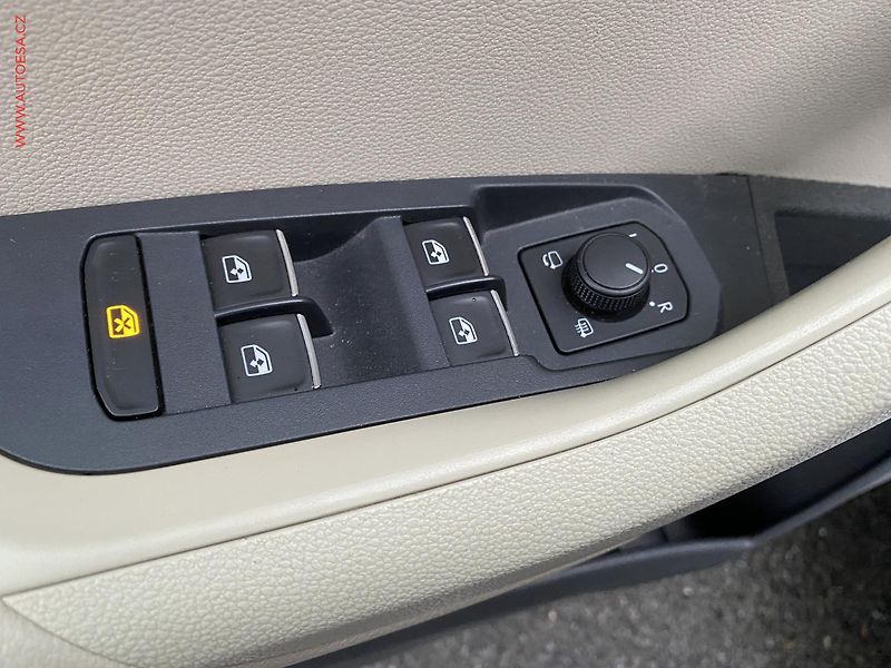 Škoda Karoq (2018) 2.0TDi 4x4, DSG, LED, park - fotka 11 z 18