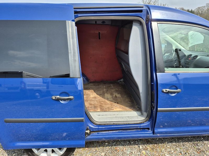 Volkswagen Caddy (2009) 2.0Sdi  Klima Tažné - fotka 19 z 23