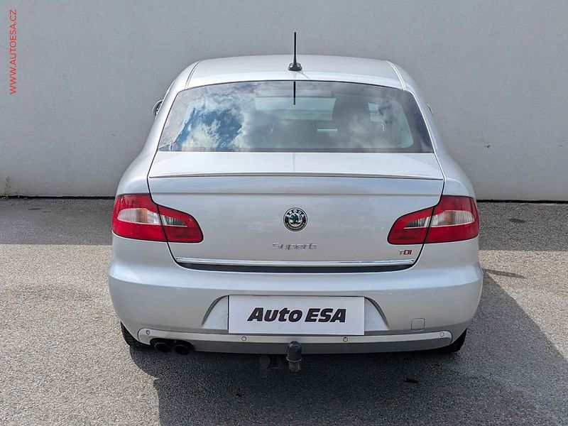 Škoda Superb (2008) 2.0TDi, ČR, Elegance, DSG - fotka 5 z 15
