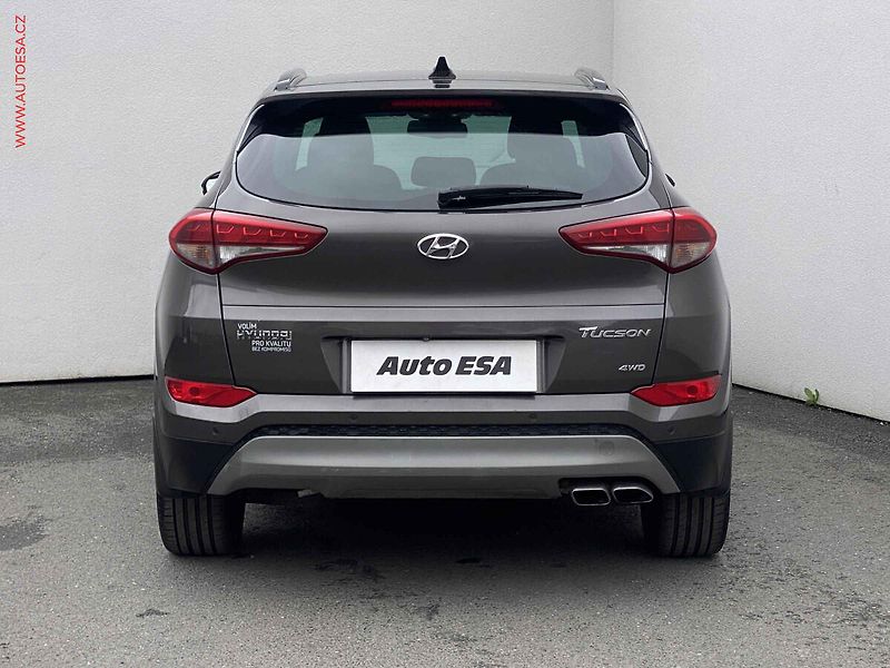 Hyundai Tucson (2017) 2.0 CRDi 4x4, ČR, AT, navi - fotka 5 z 19