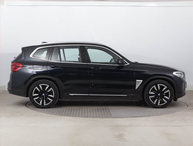 BMW iX3 (2021) 80 kWh, SoH 98% - fotka 6 z 25