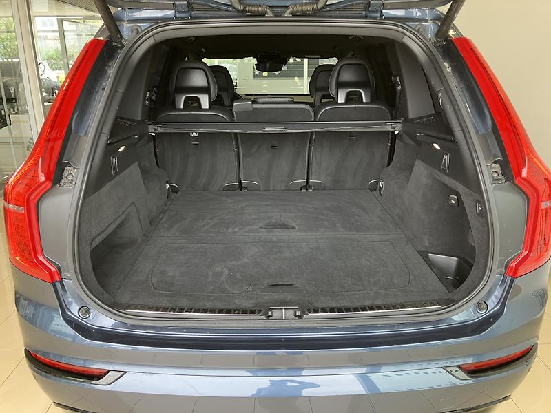 Volvo XC90 B5 AWD R-Design AT8, ČR - fotka 9 z 49