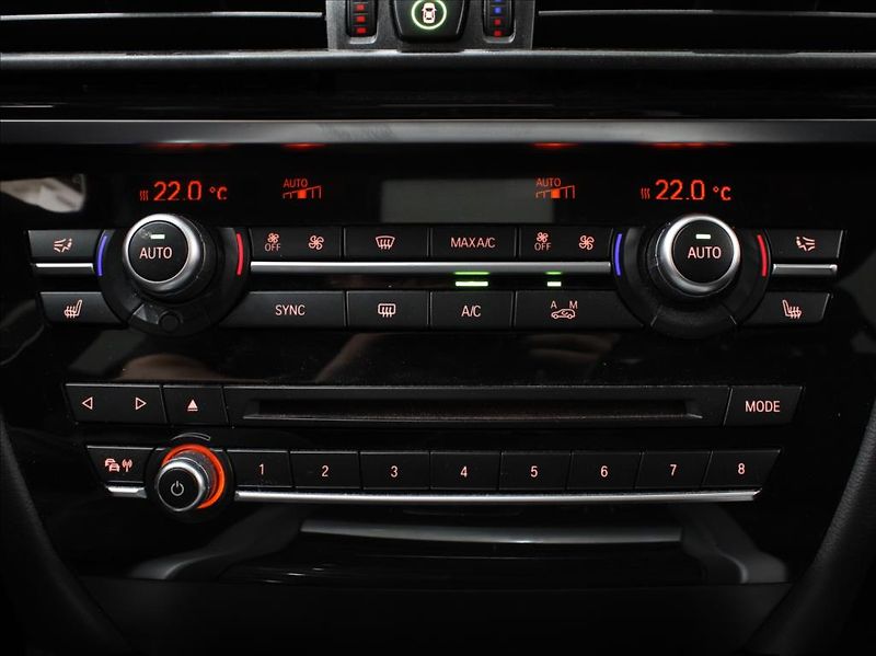 BMW X5 3,0 30d 190kW xDrive Tažné DPH - fotka 20 z 25