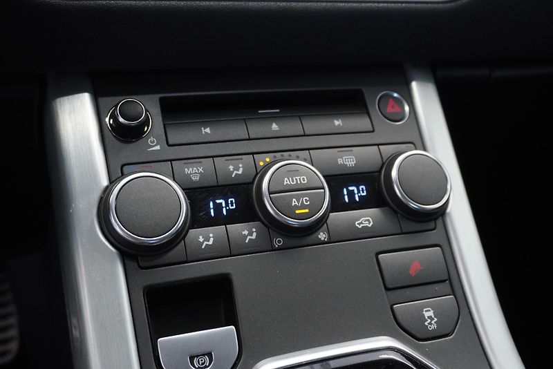 Land Rover Range Rover Evoque 2,2 SD4 DYNAMIC 4WD AUT. - fotka 17 z 31