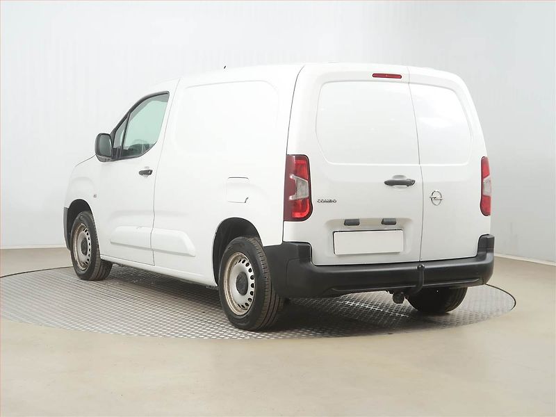 Opel Combo (2019) 1.5 CDTI, ČR, DPH - fotka 4 z 15