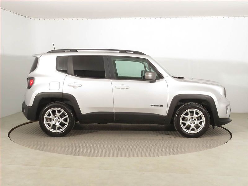 Jeep Renegade (2020) Limited 1.0 T-GDI, Serv.kniha - fotka 6 z 16