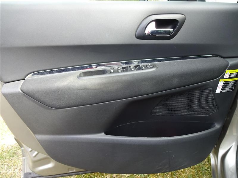 Peugeot 5008 1.6THP 115 kW - fotka 18 z 44