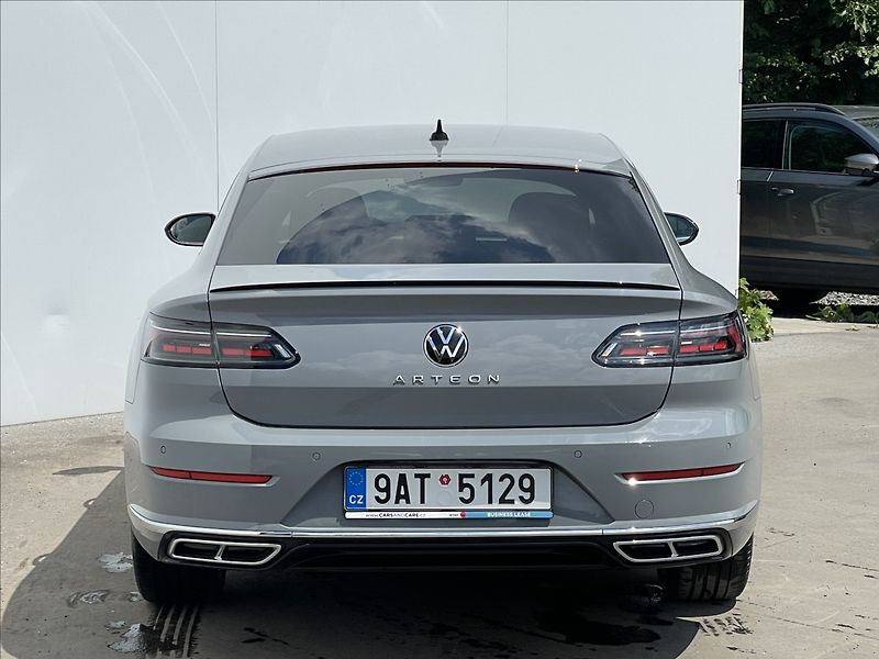 Volkswagen Arteon 2,0 TSI DSG R-Line Kamera - fotka 23 z 24