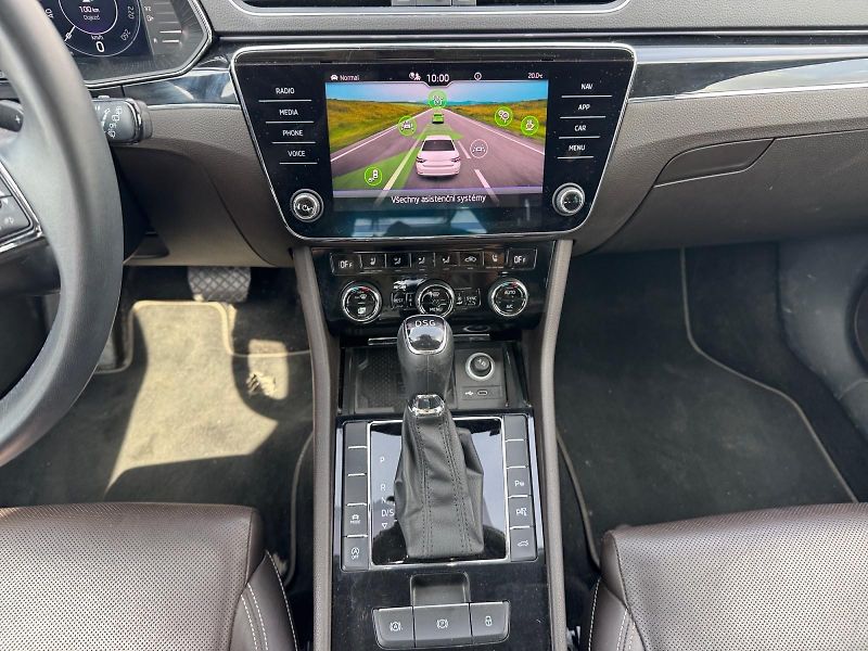 Škoda Superb (2021) L&K 1.5TSI 110kW DSG CZ DPH - fotka 10 z 11