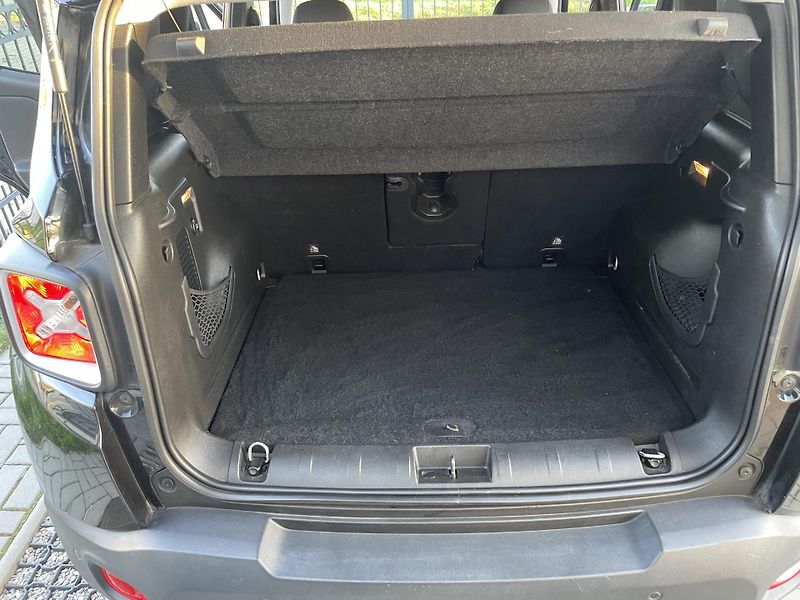 Jeep Renegade (2017) 1.4 4x4 Top stav, aut.nehavar. - fotka 7 z 12
