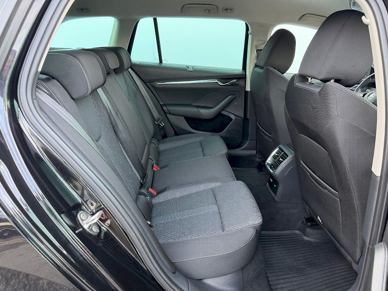 Škoda Octavia (2023) 2.0 TDI 110kW Style Extra - fotka 24 z 35