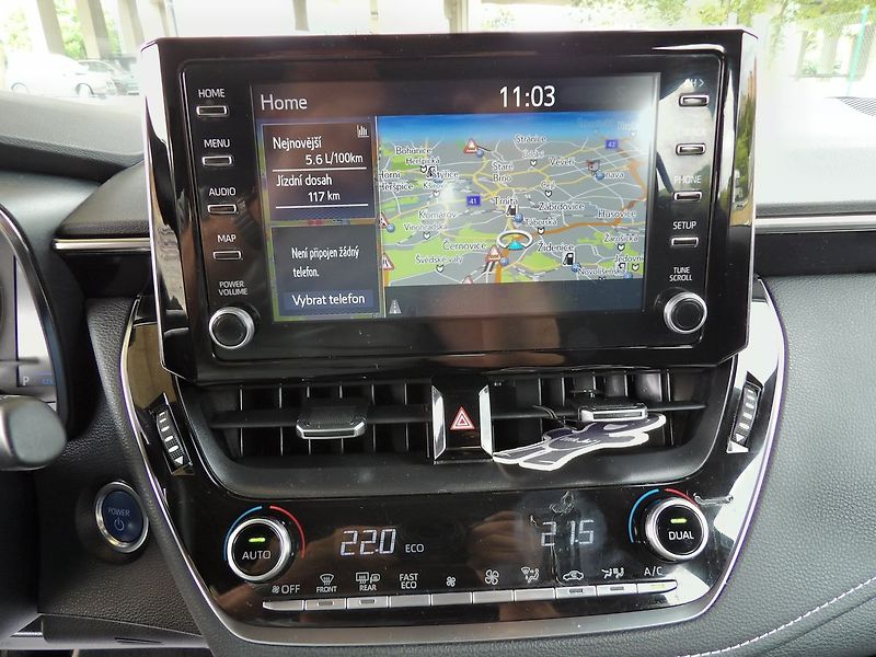 Toyota Corolla 1.8Hybrid Business Navi Kamera - fotka 8 z 28