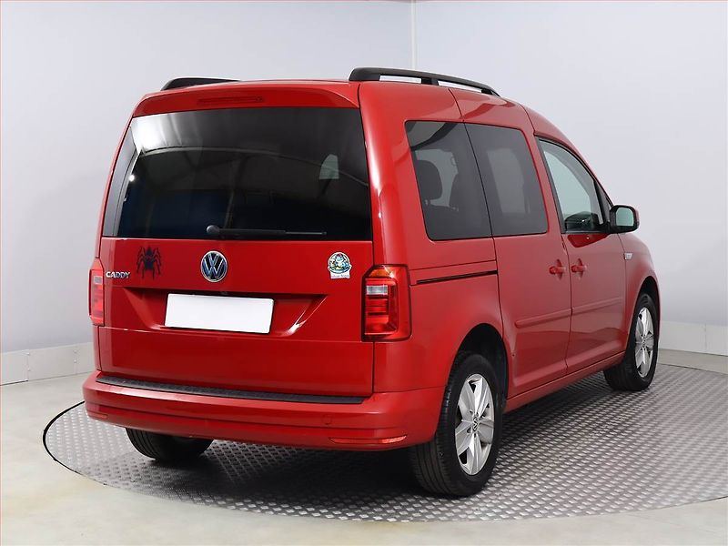 Volkswagen Caddy (2018) Comfortline 2.0 TDI, 5Míst - fotka 5 z 16