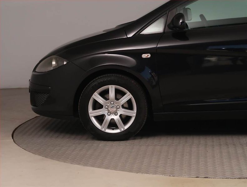 Seat Altea (2008) 1.9 TDI, Tažné, dobrý stav - fotka 14 z 17
