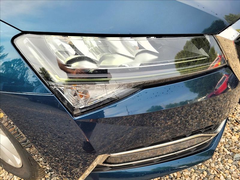 Škoda Superb 1,4 TSI,PHEV,DSG,LED,NAVI,VÝHŘ - fotka 48 z 50