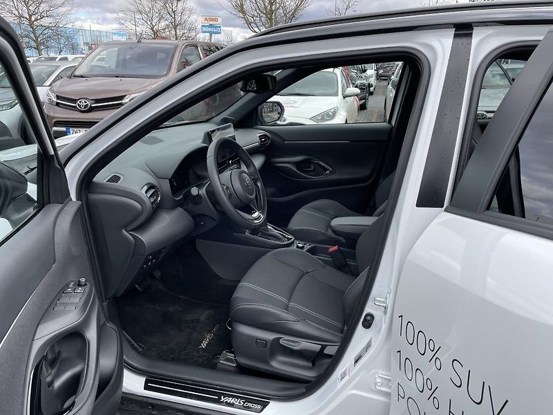 Toyota Yaris Cross 1.5 Hybrid 4x4 130k - fotka 12 z 29