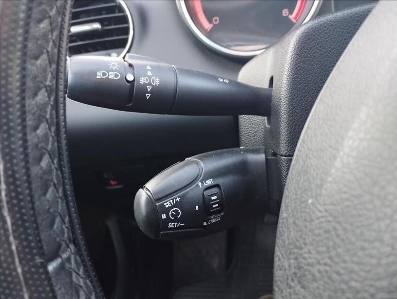Peugeot 308 1,6 HDi 80KW SW - fotka 15 z 18