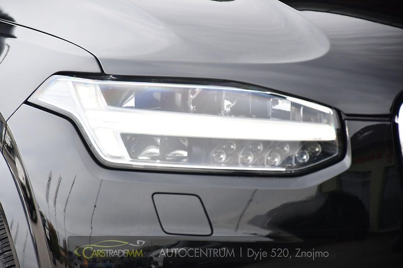 Volvo XC90 D5 AWD MOMENTUM ČR - fotka 37 z 39