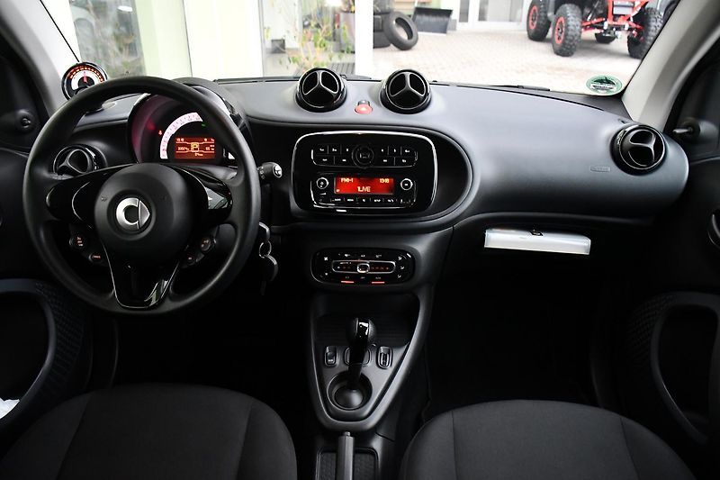 Smart Fortwo COUPE EQ 60KW - fotka 5 z 25