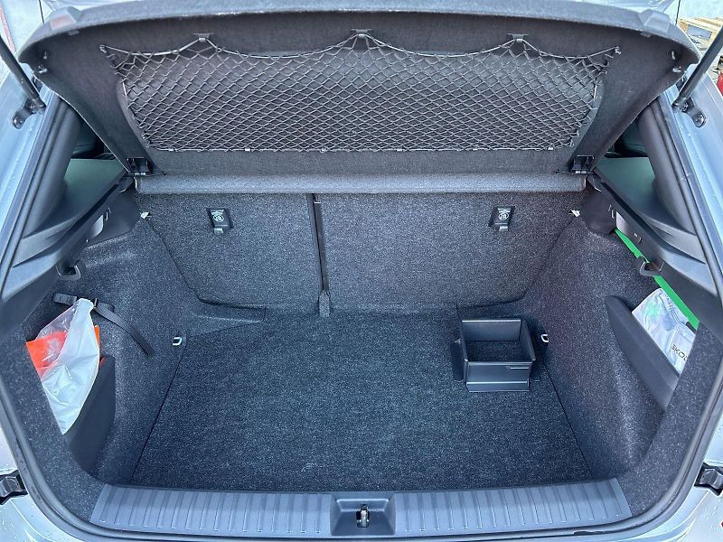 Škoda Kamiq (2024) 1.0 TSI DSG Drive - fotka 27 z 32
