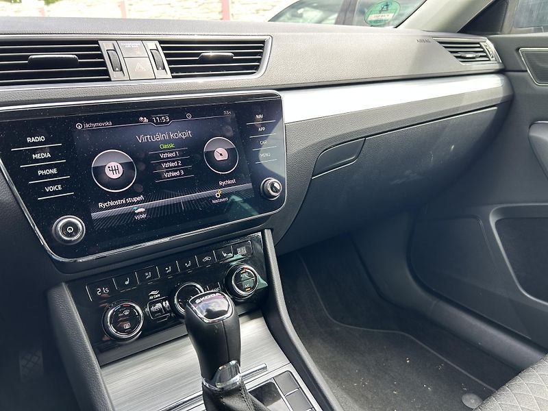 Škoda Superb (2022) 2.0 TDi 110 KW DSG - fotka 26 z 27