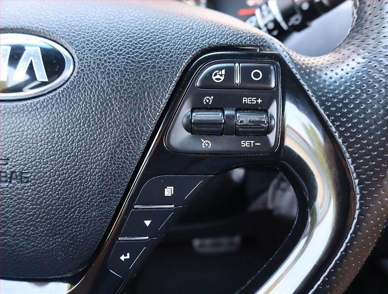 Kia Ceed (2016) 1.6 CRDi, Automat, Navi - fotka 18 z 22