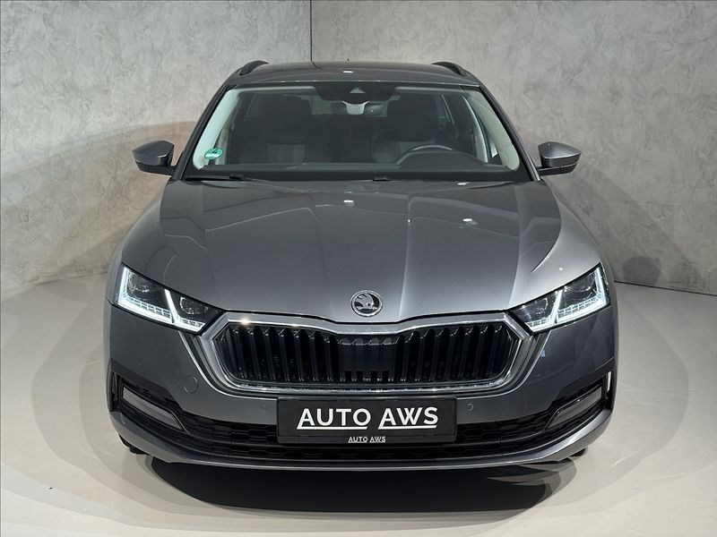 Škoda Octavia 2,0 TDi  DSG Tour Virtual LED - fotka 2 z 44