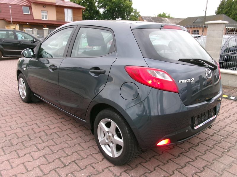Mazda 2 (2012) 1,3i KLIMA 1.MAJ - fotka 5 z 26