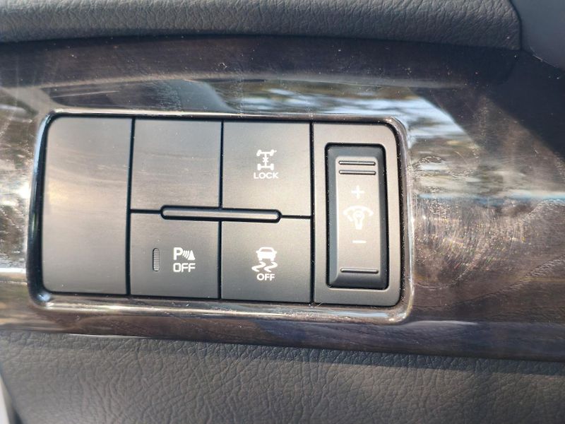 Kia Sorento (2015) 2,0 CRDI Sport 4x4 Záruka - fotka 24 z 35