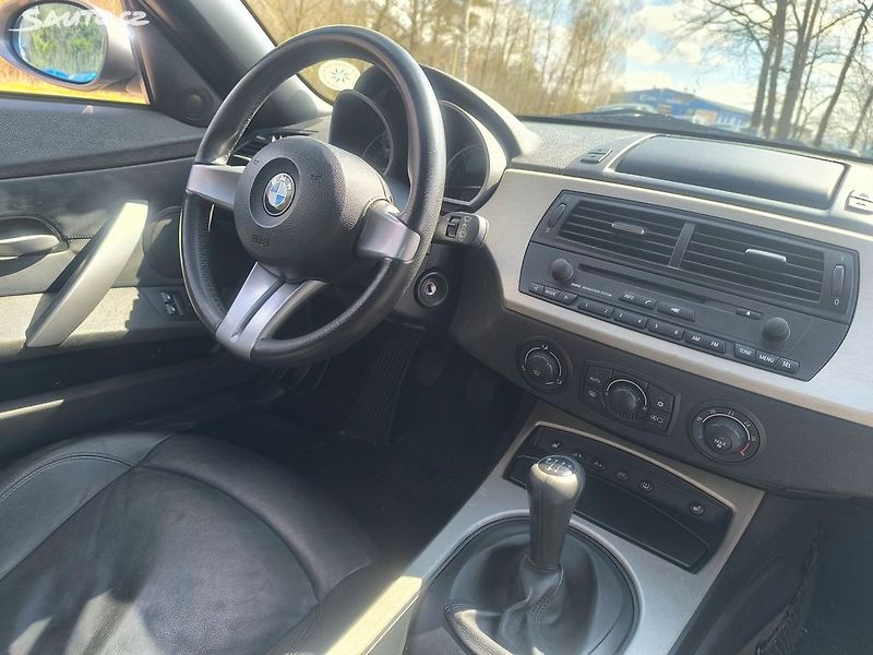 BMW Z4 6V,KRÁSNÁ,VÝBAVA,ALU,+HARDTOP - fotka 19 z 33