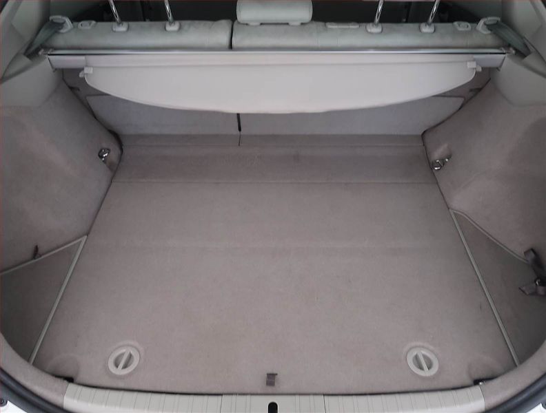 Toyota Prius (2009) 1.8 VVT-i HSD, Automat - fotka 13 z 14