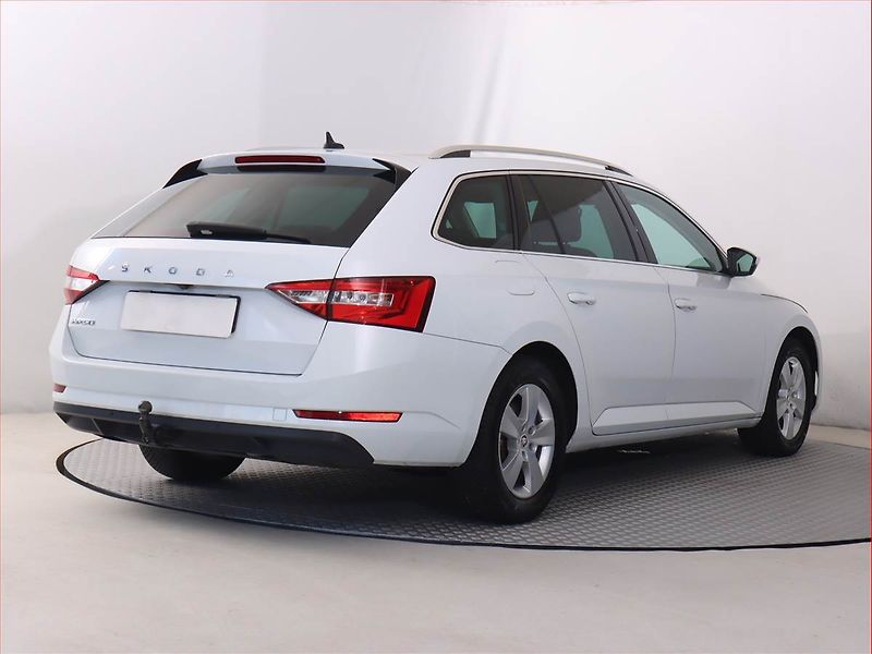 Škoda Superb (2020) 2.0 TDI - fotka 5 z 23
