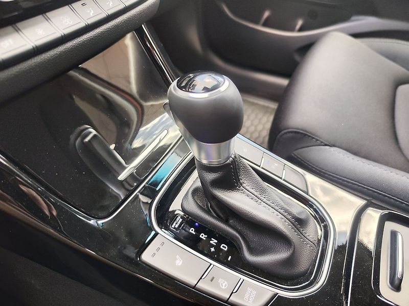 Hyundai i30 1.0 T-GDI/73kW Style DCT - fotka 26 z 37