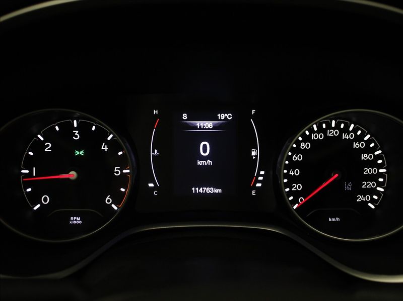 Jeep Compass 1,6 MultiJet 88kW VÝPRODEJ! - fotka 18 z 18