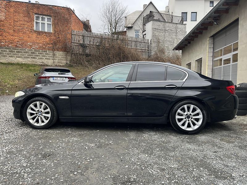 BMW Řada 5 (2014) 2,0D 135Kw NAVI,SV.KŮŽE,XENON - fotka 8 z 17