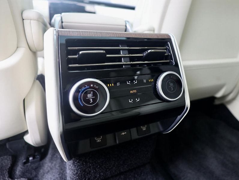 Land Rover Range Rover (2024) P460e Autobiography LWB - fotka 42 z 50