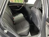 Hyundai i30 1.6 i 88kW ČR 1.MAJ.REZERVACE  - náhled 16