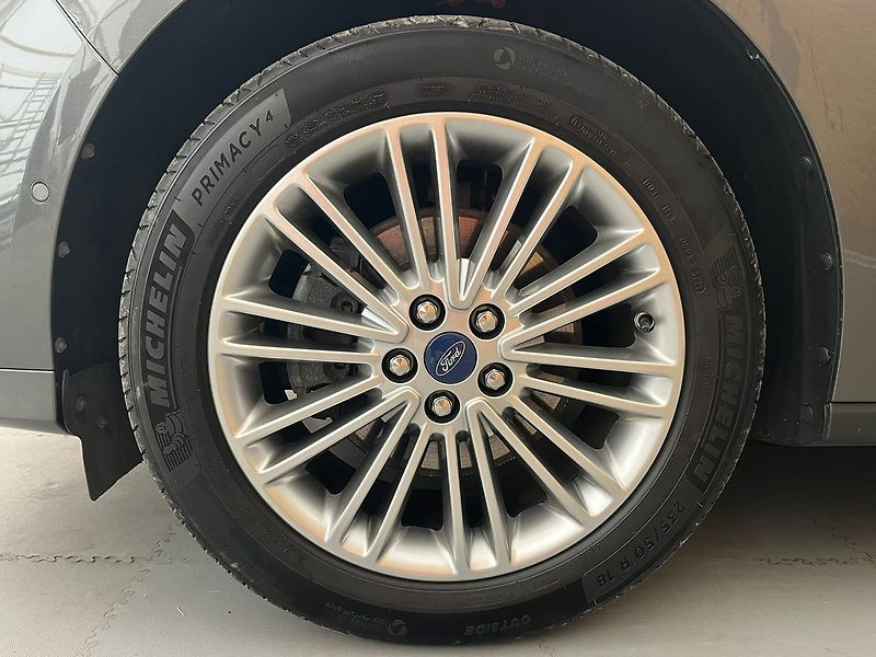 Ford Galaxy 2.5 HEV VIGNALE LED 7míst - fotka 35 z 77