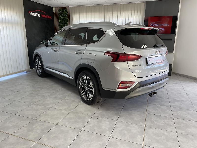 Hyundai Santa Fe 2.2 CRDi ČR AWD AT 7.MÍST LUXU - fotka 9 z 40