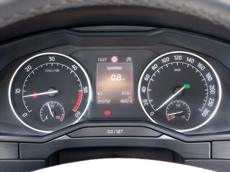 Škoda Superb 2,0 TDI 140kW DSG Style Plus - fotka 16 z 29