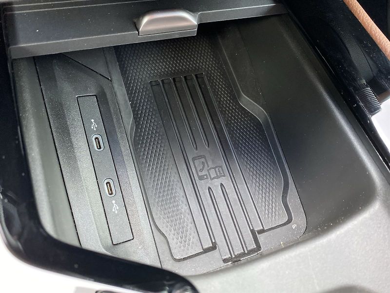 Škoda Superb (2024) Combi 2.0 TDI 4x4 DSG L&K - fotka 28 z 39