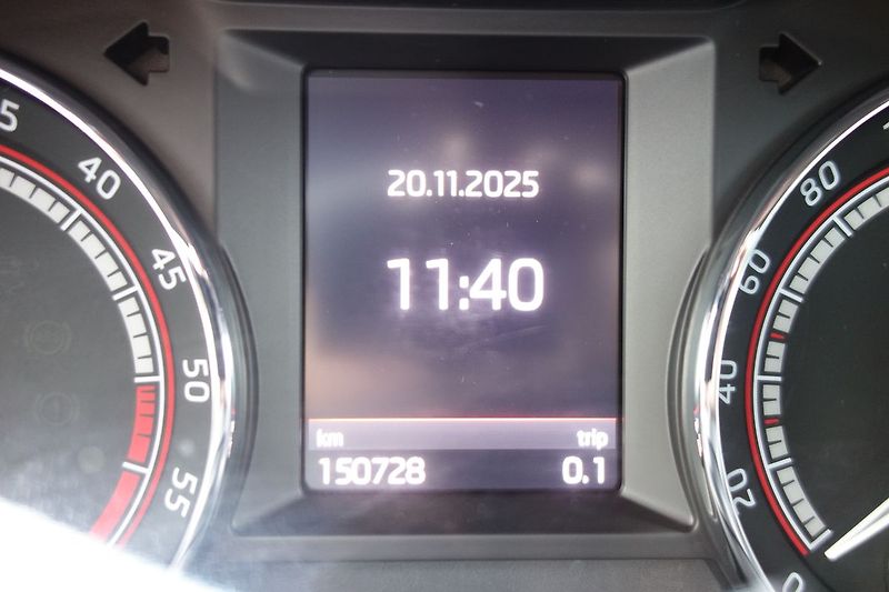 Škoda Octavia 2,0TDi 135kW RS DSG!! PANO!! - fotka 29 z 34