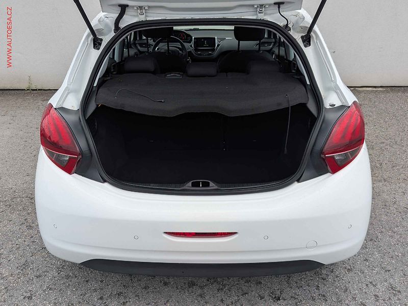 Peugeot 208 (2016) 1.2 PT, ČR, AC, výhřev sed - fotka 7 z 16