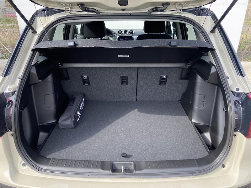 Suzuki Vitara 1.4 BoosterJet 81kW Premium - fotka 12 z 20
