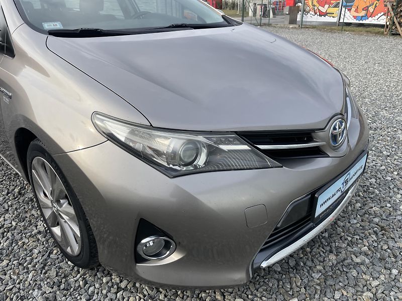 Toyota Auris 1.8i 16v HYBRID AUT NAVI CAM!! - fotka 55 z 166